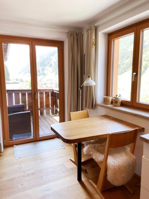 Schoene Wohnung, Zentral, Mit Panorama-Aussicht 그로살 외부 사진